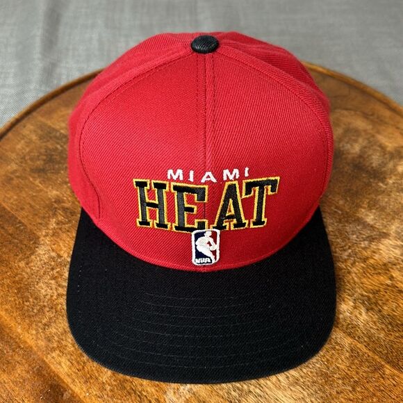 Adidas NBA Hat Miami Heat Snapback Baseball Cap Red Black Wool Blend Embroidered - Picture 2 of 13